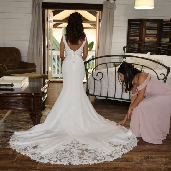 Selling my wedding dress size 0 - Picture 8 of 8